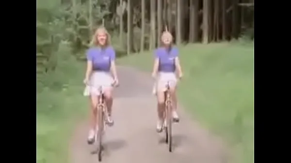 Свежие Blonde teens ride bikes теплые клипы