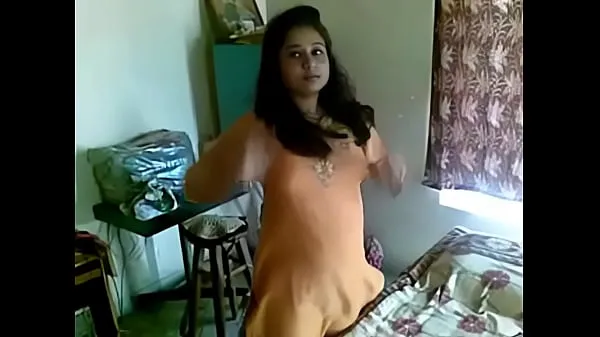 Young Indian Bhabhi in bed with her Office Colleagueمقاطع دافئة جديدة