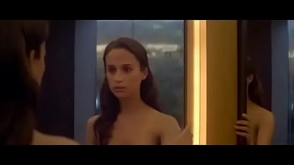 Freschi Alicia Vikander scene di nudo in Ex Machina (2015clip caldi