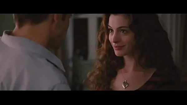 Tuoreet Anne Hathaway in Love and Other d. 2011 lämmintä klippiä