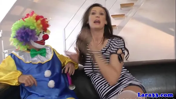 Frische Britische Strümpfe Milf Cockriding Clown warme Clips