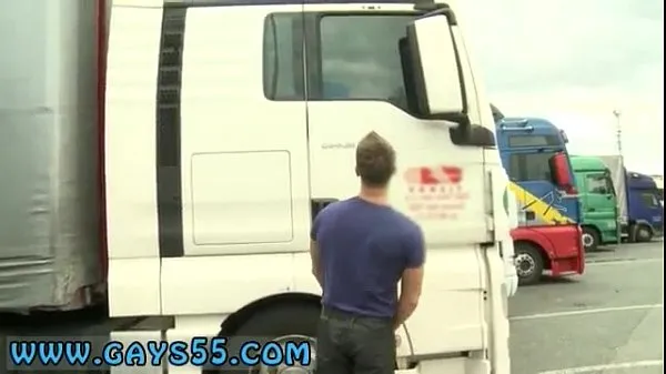 Nouveaux Sex gay fuck Saykov et Greg se sont retrouvés à l'arrêt du camion pour quelqu'un extraits chauds