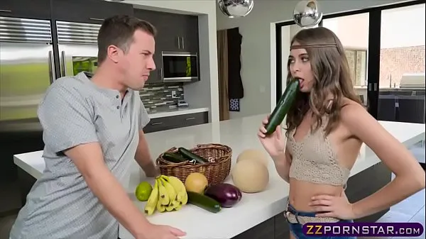 Friske Sexy chick selling her organic produce and her pussy varme klip