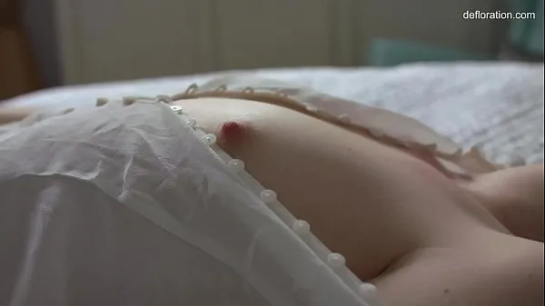 Friske Real virgin teen Anna Klavkina masturbates varme klip