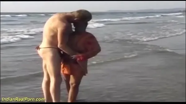 wild indian sex fun on the beach Klip hangat yang segar