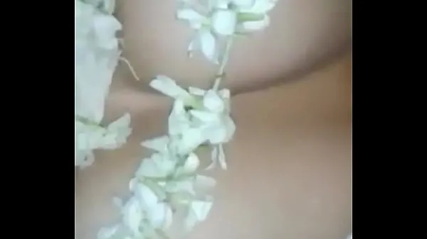 คลิปอบอุ่น Boobs play with flower สดใหม่