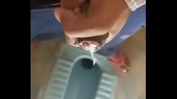 新鮮なIndian boy masturbation in toilet温かいクリップ