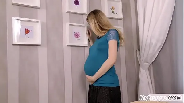 Taze 34-Week Pregnant Anetta Fingers Her Hot Clit sıcak Klipler