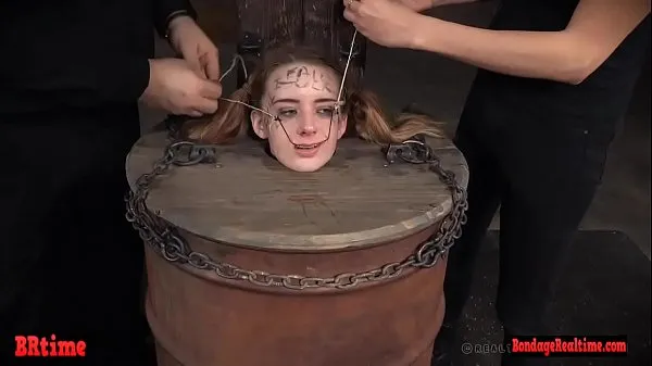 Friss Bdsm babe trapped in a barrel and electrified meleg klipek