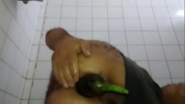 Φρέσκα Anal dilated by using huge eggplant black toy ζεστά κλιπ