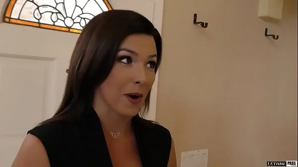 Nuevos Danica Dillon se vuelve loca cuando se mete una polla dentro de ella clips cálidos