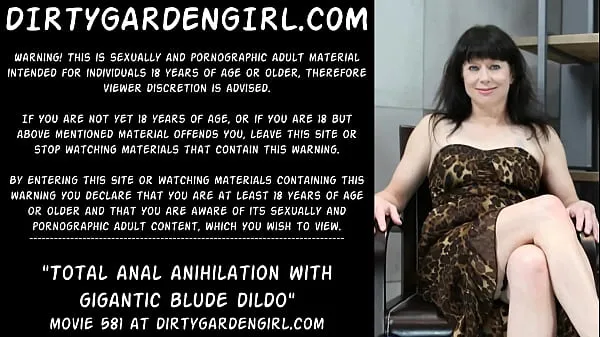 Frische Dirtygardengirl Totale Anal-Anihilation mit gigantischem bludem Dildo warme Clips