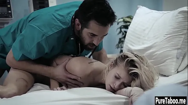 Tuoreet Helpless blonde used by a dirty doctor with huge thing lämmintä klippiä