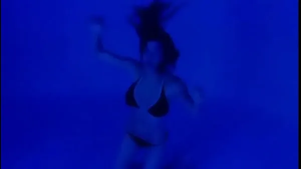 Friske k. Instinct: Sexy Bikini Girl (Last Gasp varme klipp