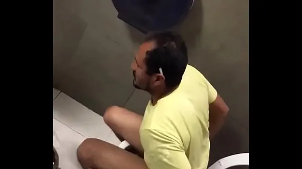 Nuevos maduro en baño clips cálidos