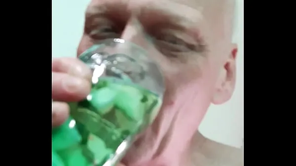 Świeże Duk and David, Duk peeing in glass, David cums in glass for Duk to eat ciepłe klipy