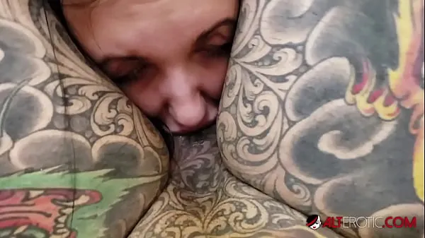 Färska Tattooed model Adel Asanti fucked in her hotel room varma klipp