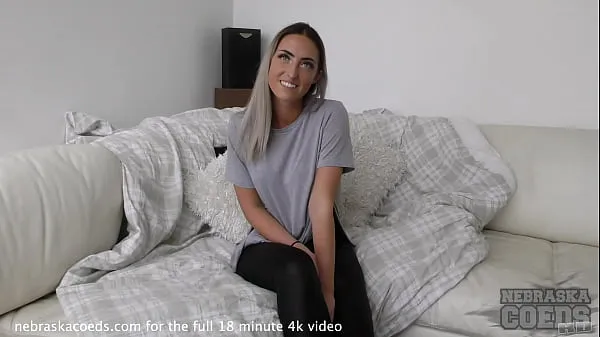 신선한 hot dirty blonde does her first time ever video on white casting couch개의 따뜻한 클립
