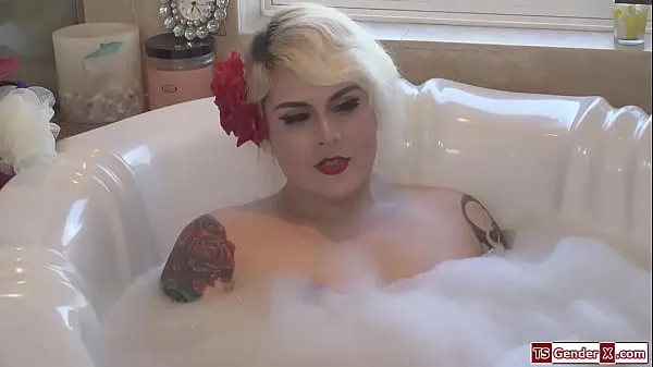 Trans stepmom Isabella Sorrenti anal fucks stepson Klip hangat yang segar