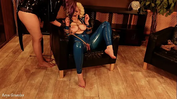 Čerstvé bondage video latex lesbians (Arya Grander teplé klipy