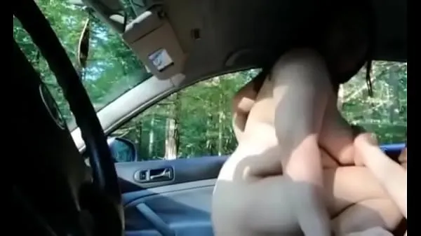 Nouveaux Dogging femme baise avec un inconnu en voiture extraits chauds