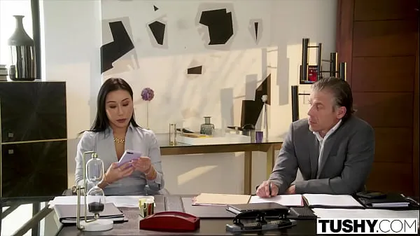 TUSHY Stunning Nicole Doshi in her exclusive anal debut Klip hangat yang segar