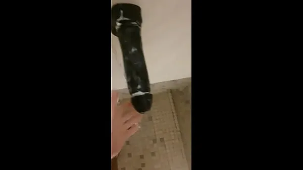 신선한 Asianboyanal masturbates with big black dildo at the gym개의 따뜻한 클립