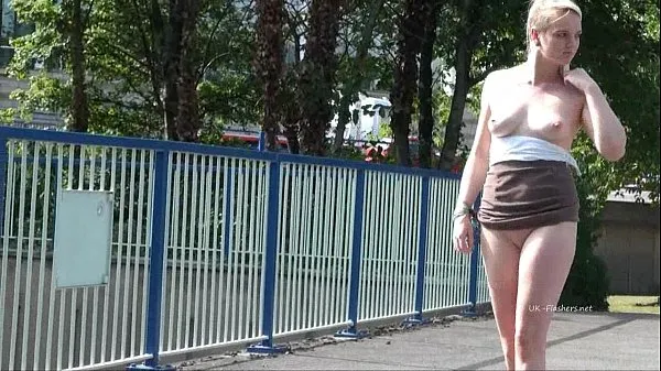 ताज़ा Teen blonde flasher Carly Raes outdoor masturbation and exhibitionist babes गर्म क्लिप्स