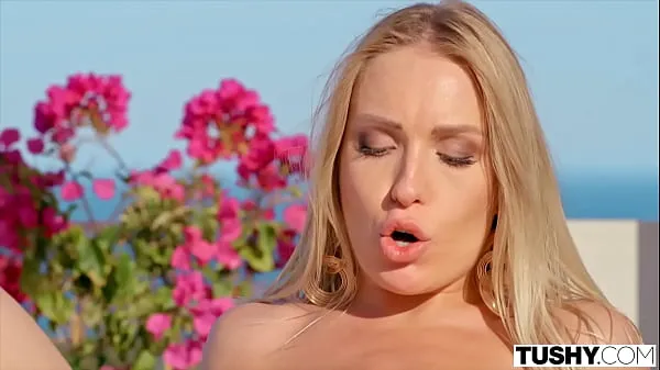 Friske TUSHY Sexy hotel patron Angelika seduces valet for anal fun varme klipp