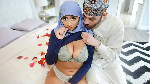 Čerstvé Arab Husband Trying to Impregnate His Hijab Wife - HijabLust teplé klipy