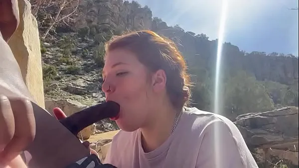 Nuevos Blowjob in canyon clips cálidos