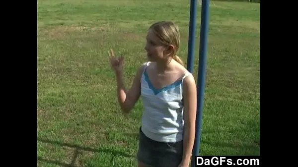 Dagfs - Little Pussy Plays In The Park And Flashes Her Bodyمقاطع دافئة جديدة
